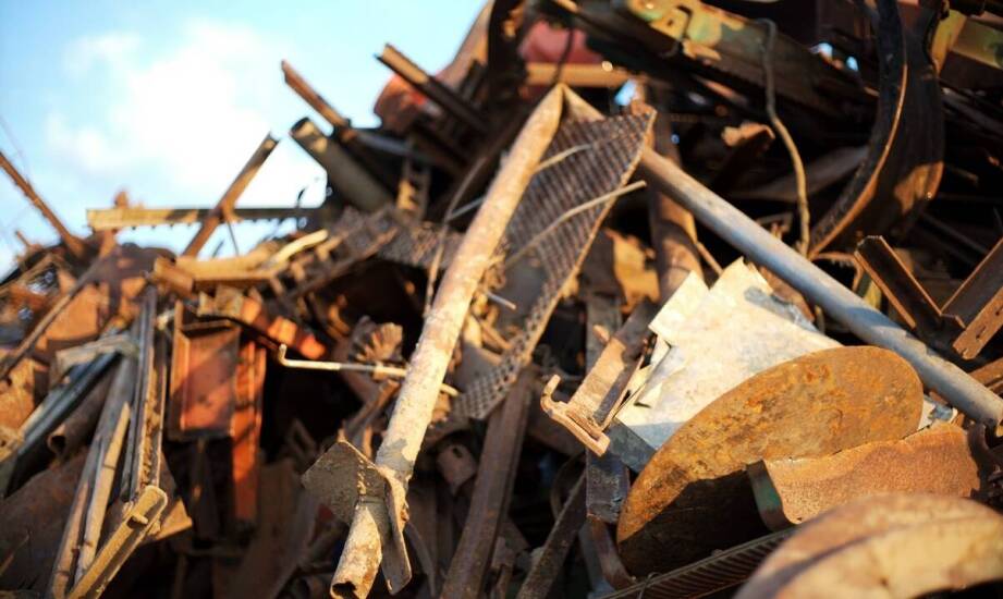 Jakie są korzyści dla klientów biznesowych ze sprzedaży złomu kolejowego?