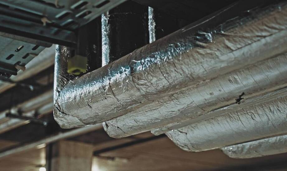 Jakie są najważniejsze kryteria wyboru izolacji przemysłowych dla kotłowni olejowych?