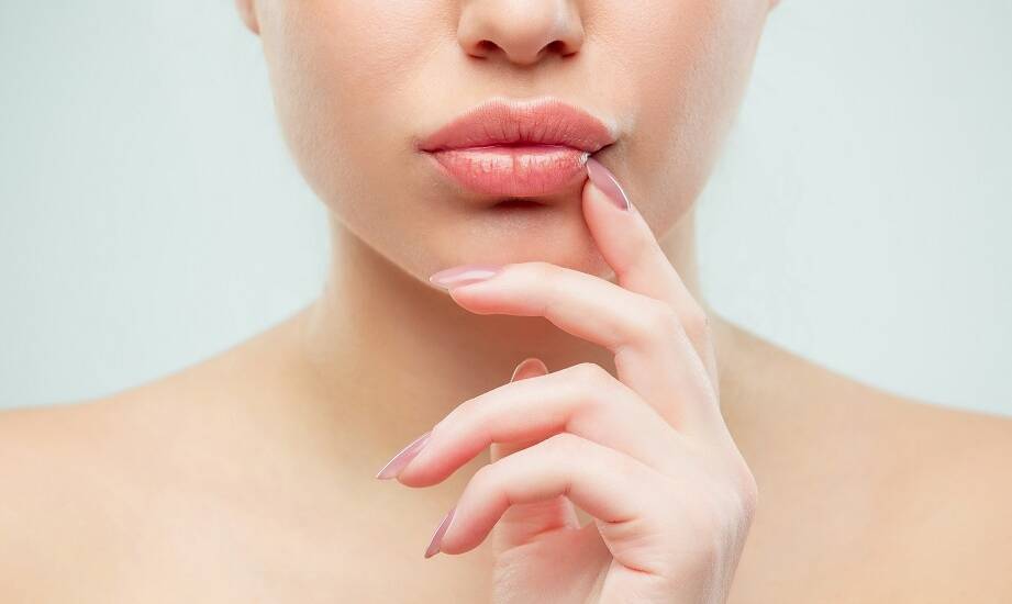 Jakie są różnice w technikach powiększania ust?