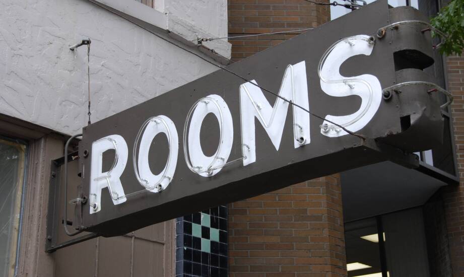 Jak nasze pokoje gościnne w Tychach przyciągają turystów szukających spokoju i natury?