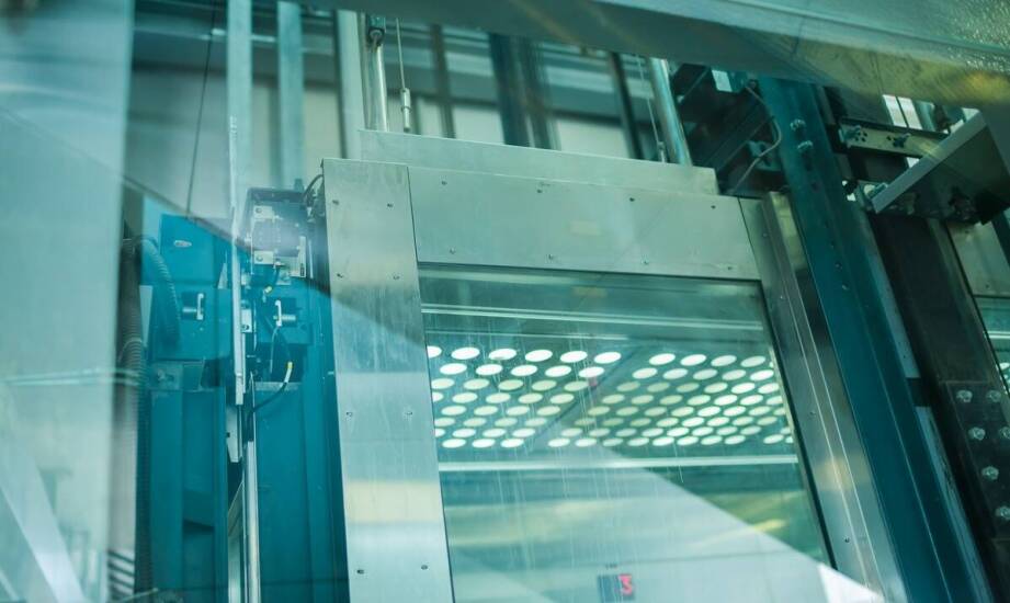 Innowacyjne rozwiązania dla towarowych wind: co nowego w branży?