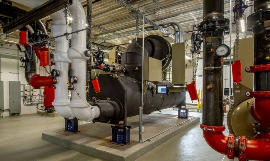 Jak odpowiedni wybór sportowych podłóg wpływa na wszechstronność lodowiska?