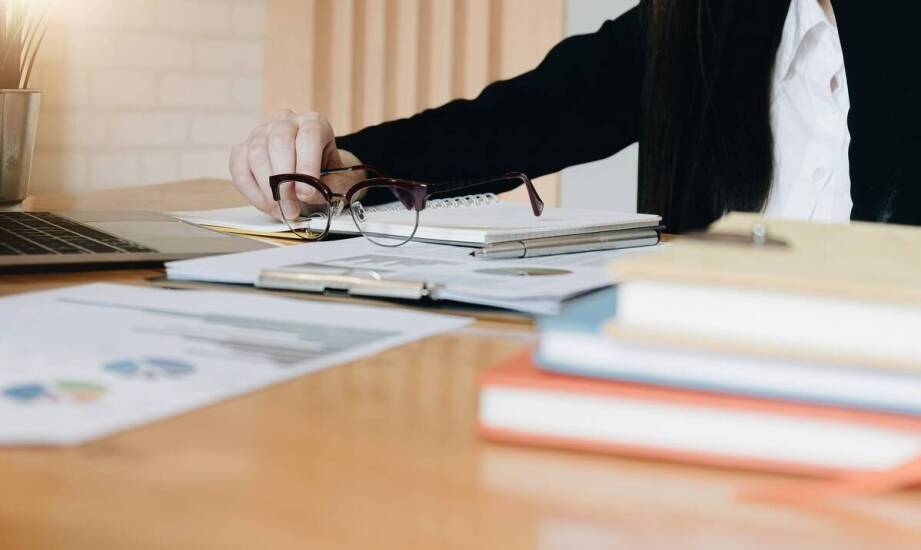 Tłumaczenia naukowych opracowań na język hiszpański - jak zadbać o dokładność przekładu?