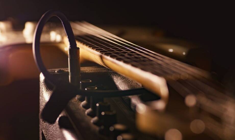 Lampowe czy tranzystorowe wzmacniacze: Który wybrać do swojej gitary?