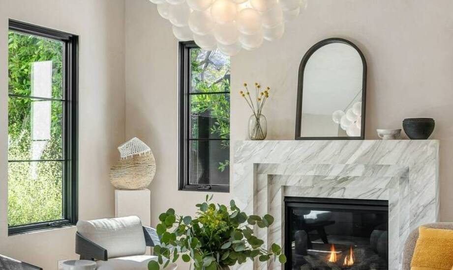 Jak kominki na wymiar mogą odmienić wnętrze Twojego domu?