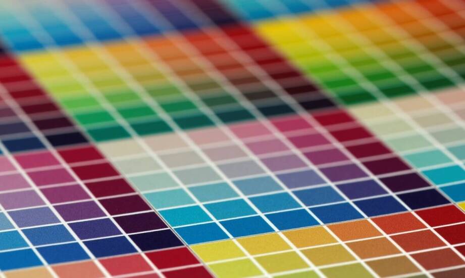 Nadruk na folii i jego funkcja informacyjna oraz promocyjna