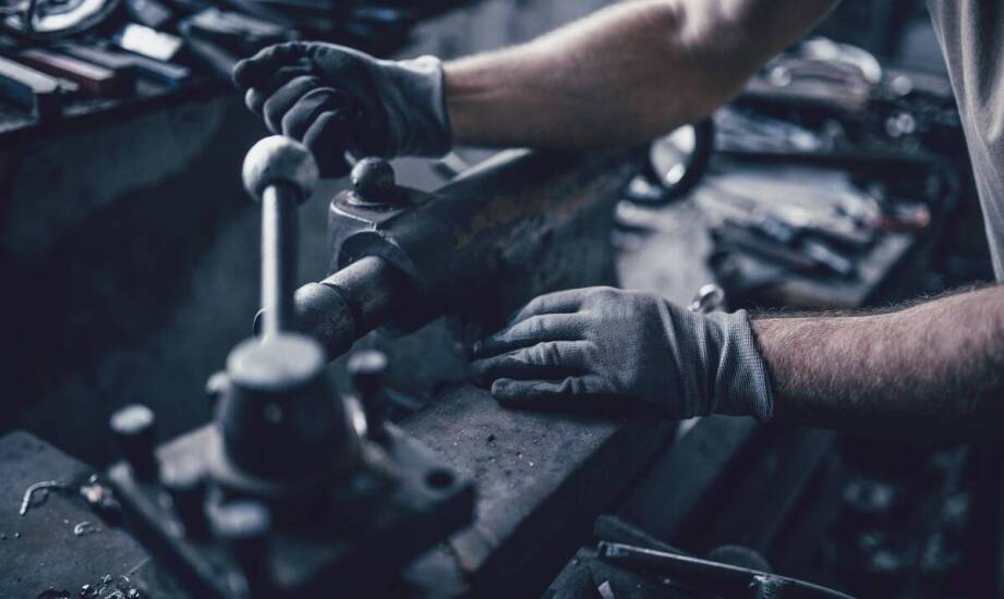 Skuteczna naprawa mechanicznych podzespołów - jak zwiększa efektywność?