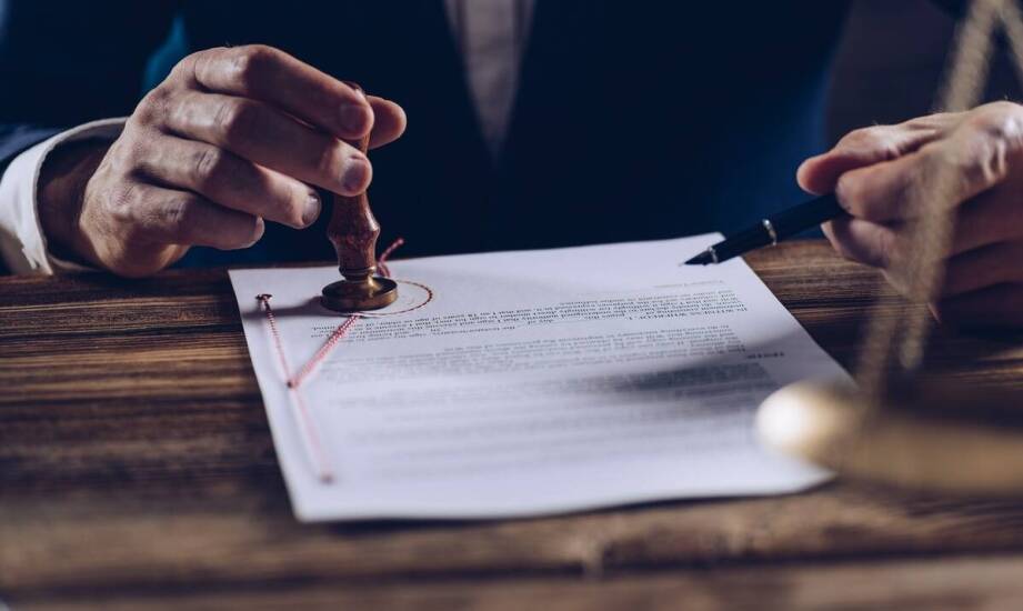 Jakie są konsekwencje prawne nieuiszczenia pełnego kosztu darowizny domu u notariusza?