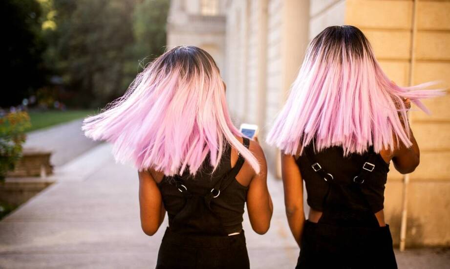 Zalety noszenia peruk damskich w Bielsko-Białej: co warto wiedzieć?