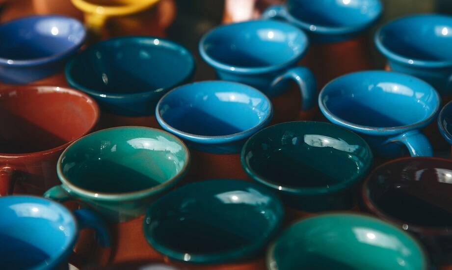 Rola szkliwienia w tworzeniu trwałych produktów w manufakturze Bolesławiec