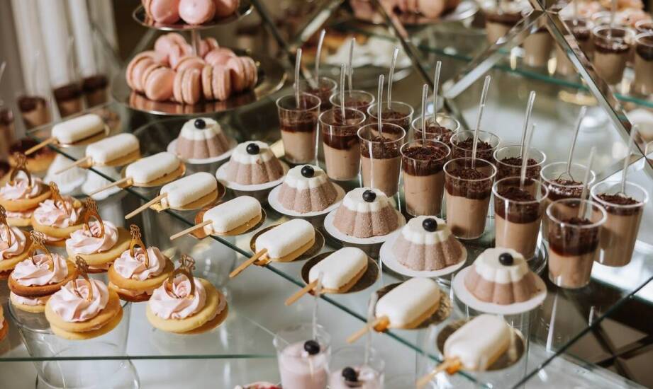 Sposoby na integrację krwi barwnika w nowoczesnych deserach