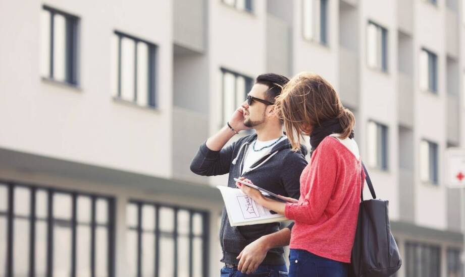 Proces wynajmu mieszkania: rola pośrednika nieruchomości w Sochaczewie