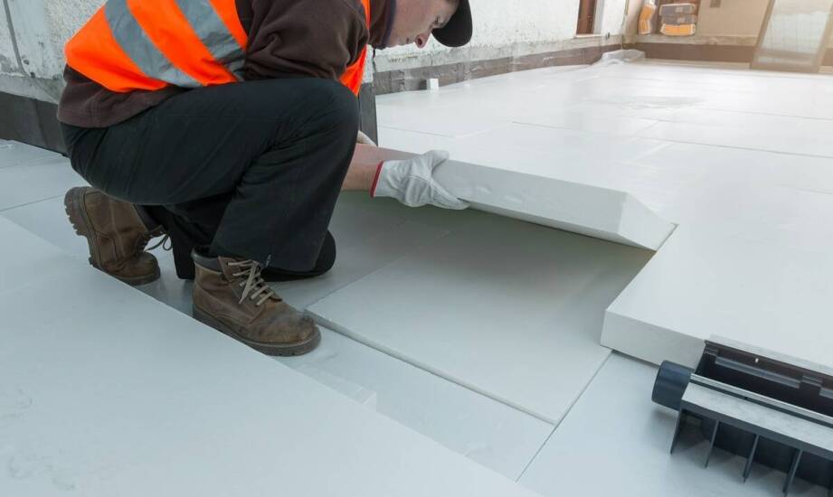 Profesjonalne układanie płytek w magazynach – jakie są korzyści kluczowe?