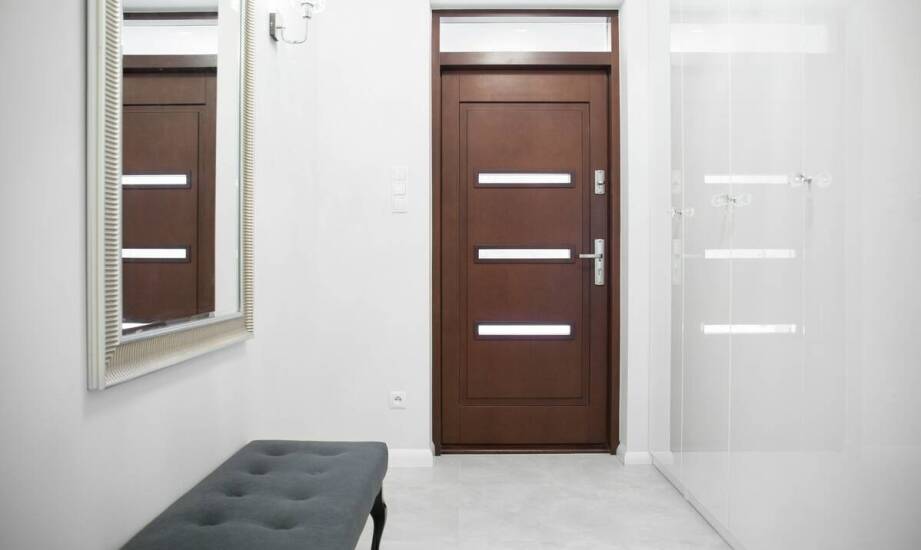 Jakie wejściowe drzwi są najczęściej wybierane do mieszkań w blokach?