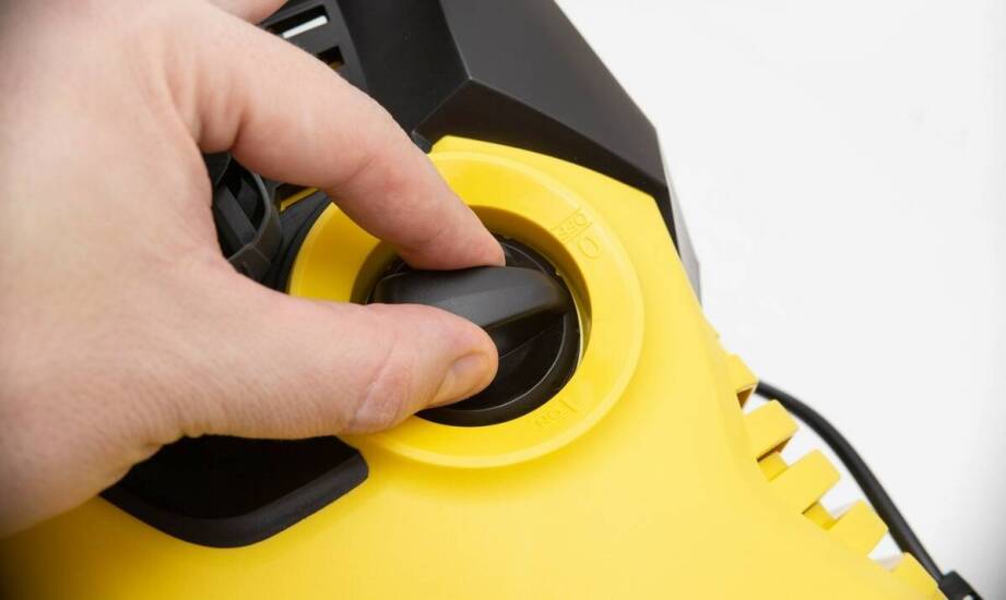 Zastosowanie trójramiennego systemu dysz w kabinowych myjkach ciśnieniowych