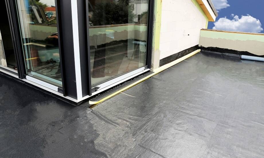 Znaczenie hydroizolacji przy remoncie tarasu – co warto wiedzieć?