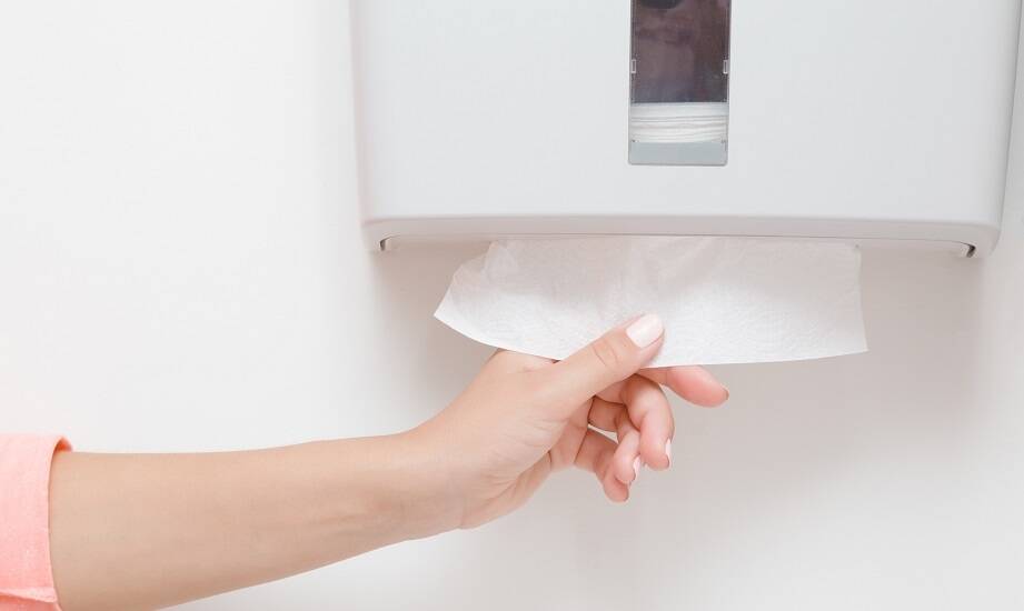 Jak wybrać idealny pojemnik na ręczniki w rolce do swojej łazienki?