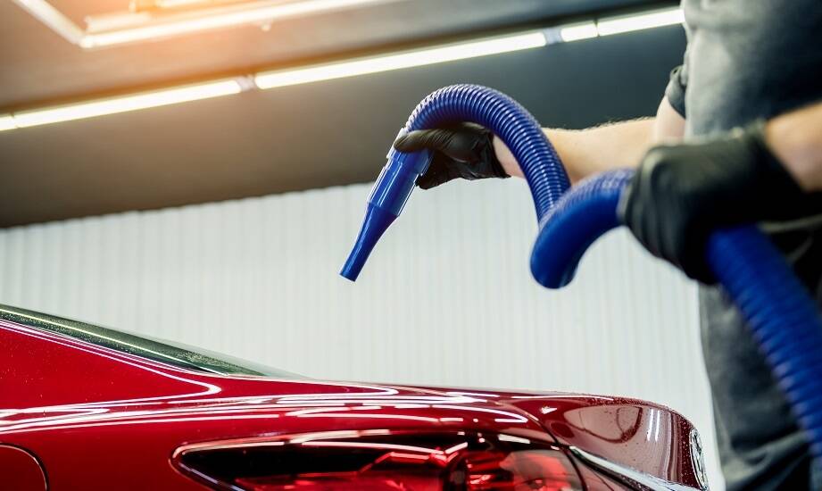 Jak dmuchawy pomagają w osuszaniu trudno dostępnych miejscach?