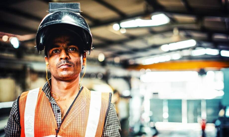 Jakie cechy powinny wyróżniać ochronne okulary?