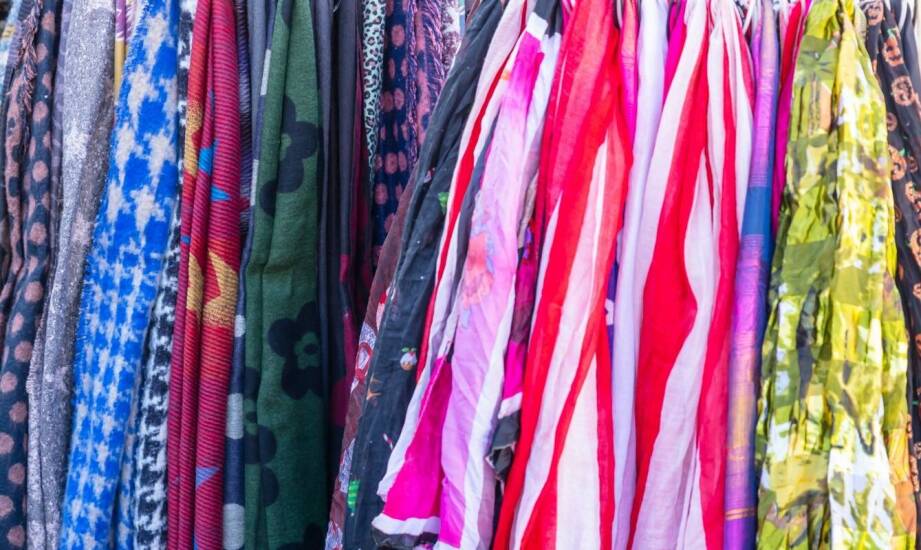 Flagi z nadrukiem do promocji lokalnych wydarzeń i festiwali