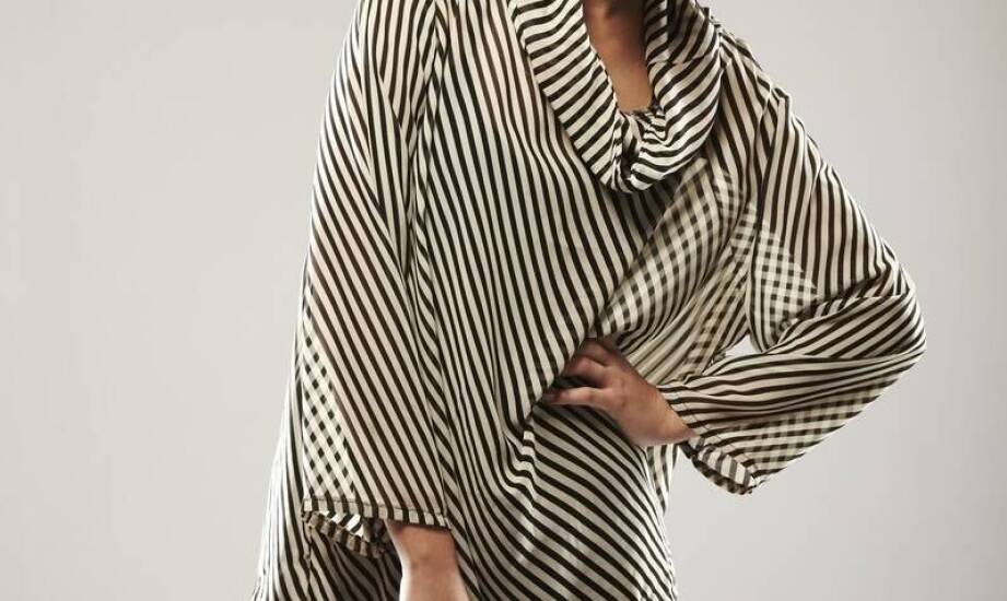 Nowoczesne podejście do damskich klasycznych bluzek: jak je stylizować?