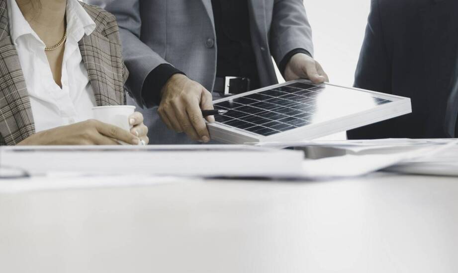 Jak wzbogacanie danych klientów poprawia efektywność kampanii w branży fotowoltaicznej?