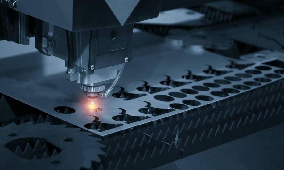 Wycinarka laserowa – klucz do precyzyjnego cięcia ocynkowanych blach i aluminium
