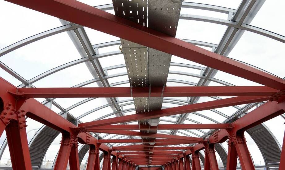 Zastosowanie kwasoodpornej stali w mostowych konstrukcjach – co warto wiedzieć