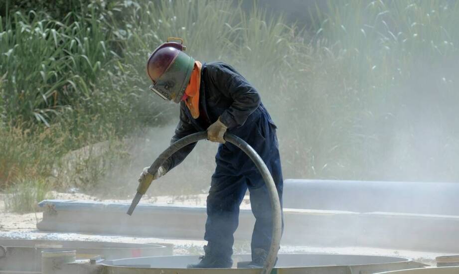 Jakie innowacyjne technologie minimalizują pylenie podczas obróbki betonu?