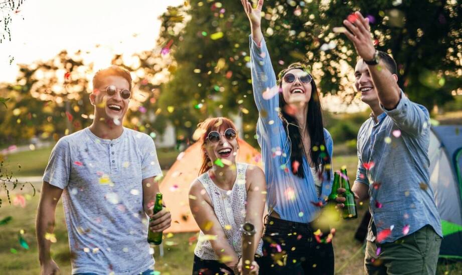 Jak młodzieżowe obozy za granicą mogą przyczynić się do lepszego zrozumienia innych kultur?