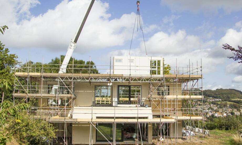 Rola innowacyjnych technologii w budowie prefabrykowanych domów