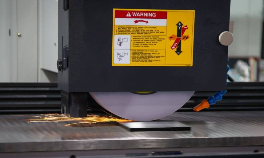 Tabliczka znamionowa jako narzędzie do przestrzegania unijnych norm w przemyśle