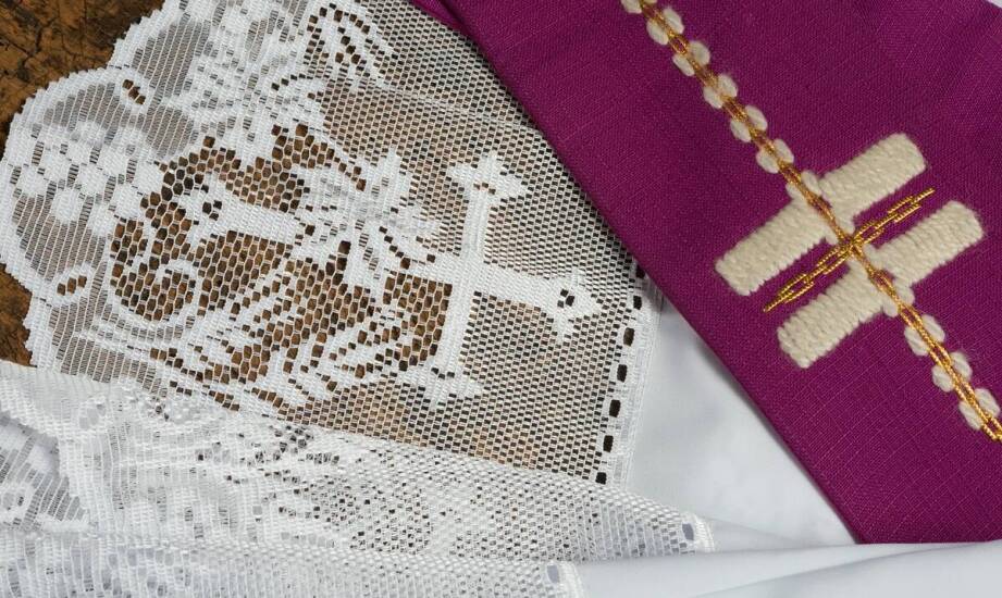 Conical chasuble and Other Styles of Liturgical Vestments: A Comparison