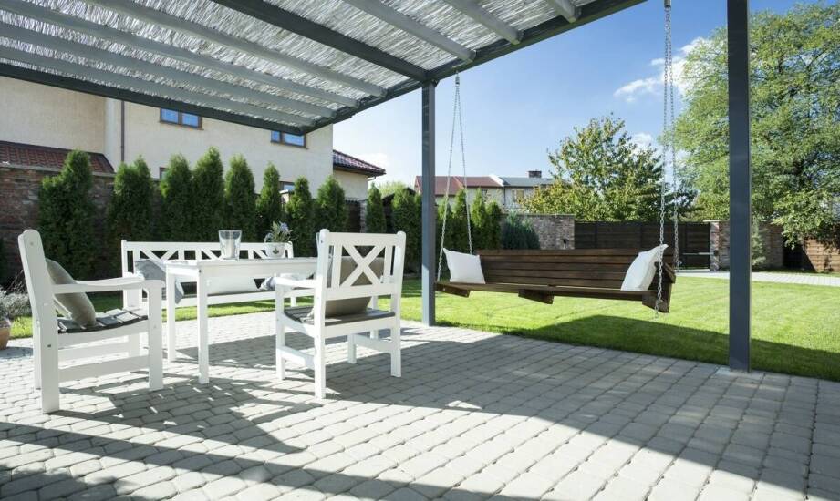 Tarasowe markizy – sposób na zwiększenie komfortu użytkowania zewnętrznej przestrzeni