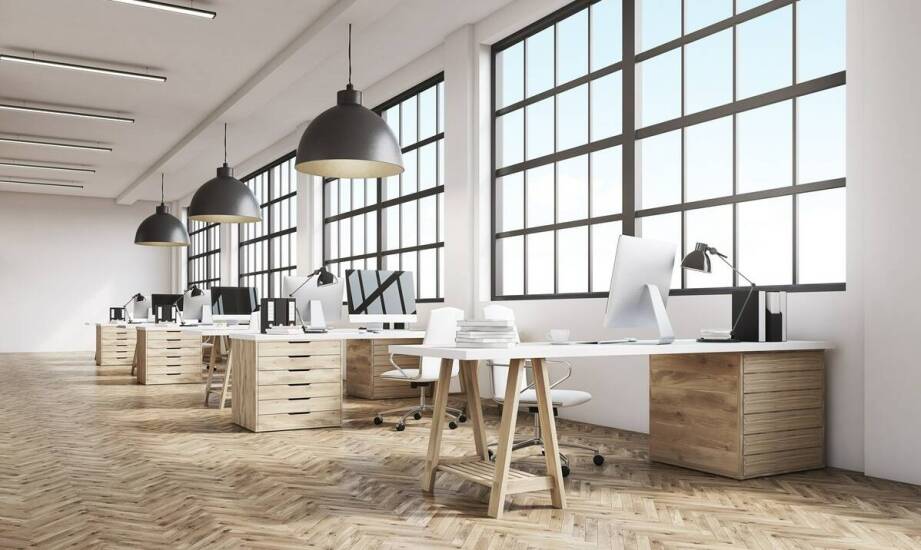 Dlaczego warto skorzystać z taniego sprzątania biur w okolicach?