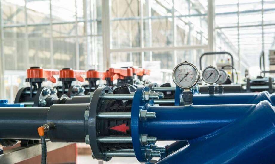 Mechaniczna odporność żeliwnych rur jako klucz do sukcesu w układaniu wodociągów