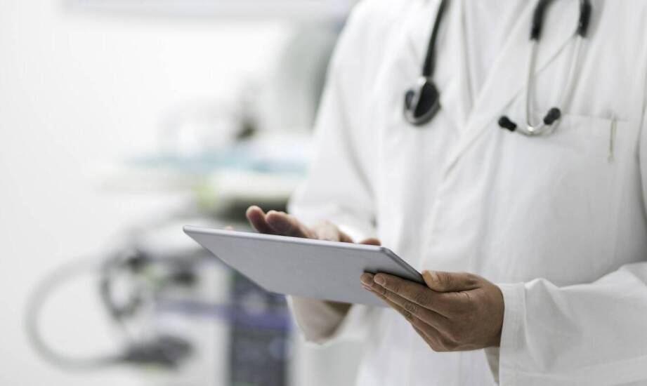 Jakie czynniki wpływają na wybór kontrolnych badań w medycynie pracy?