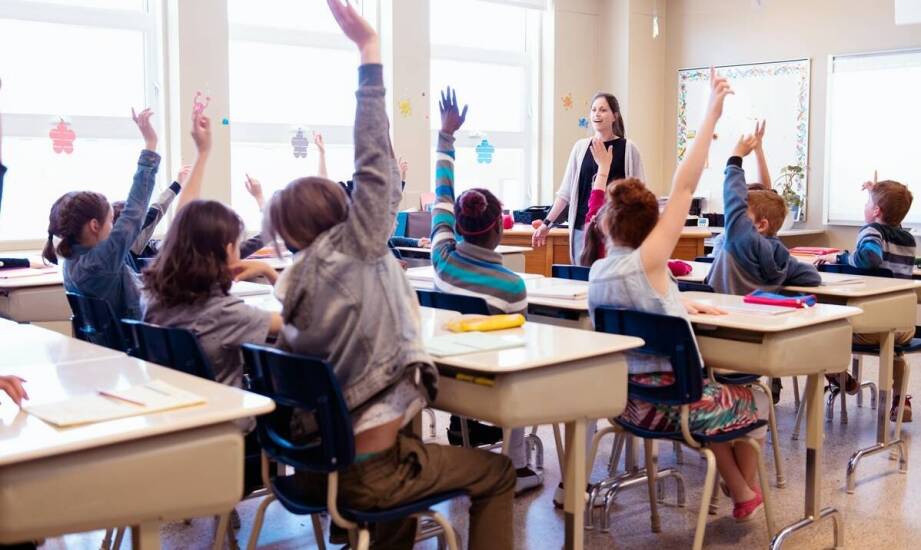 Jak edukacyjne programy wspierają rozwój kreatywności u uczniów w szkole podstawowej?