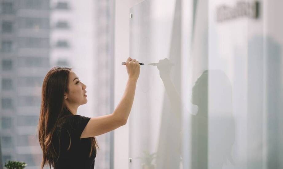 Dlaczego warto postawić na trwałą suchościeralną powierzchnię?