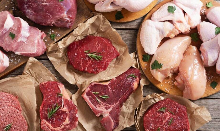 How does the quality of raw materials affect the taste of pork meat?