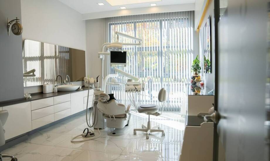 Jakie korzyści niesie integracja oprogramowania z zabiegowym gabinetem?