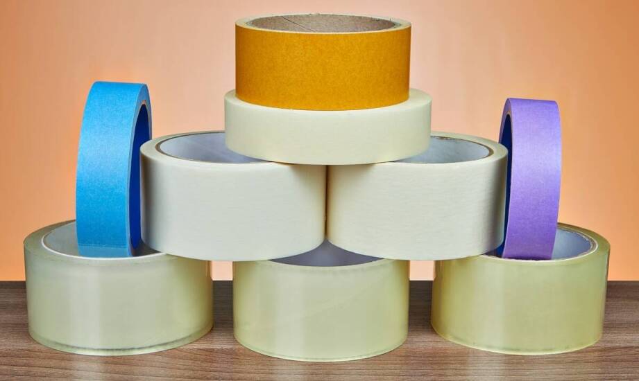 Jak pakowe taśmy wspierają logistykę i transport?