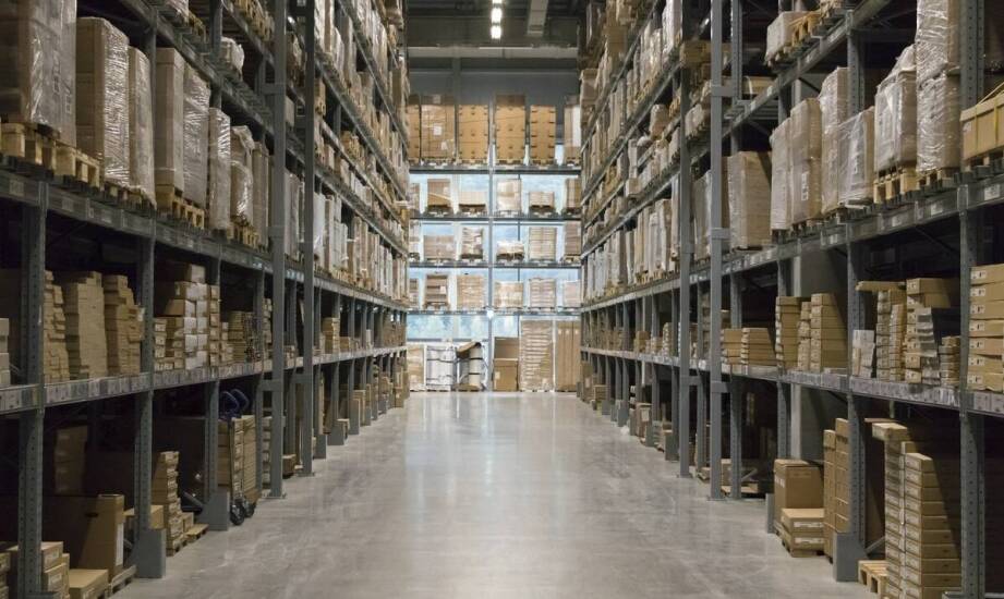 Jak magazynowe kontenery wpływają na efektywność procesów produkcyjnych?
