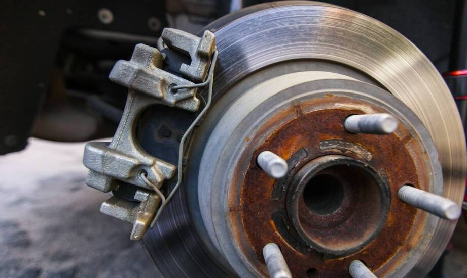 Wpływ diagnostyki układu hamulcowego na bezpieczeństwo pojazdów do nauki jazdy