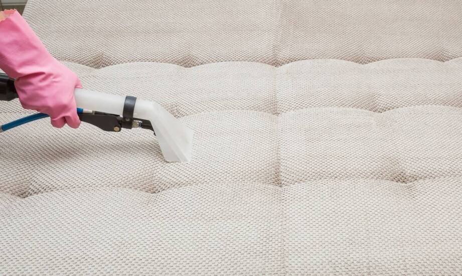 Pranie tapicerki a ochrona przed alergenami – zalety profesjonalnego czyszczenia