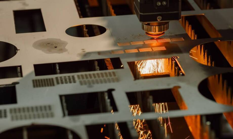 Aluminiowa blacha: optymalizacja ścieżek cięcia laserowego