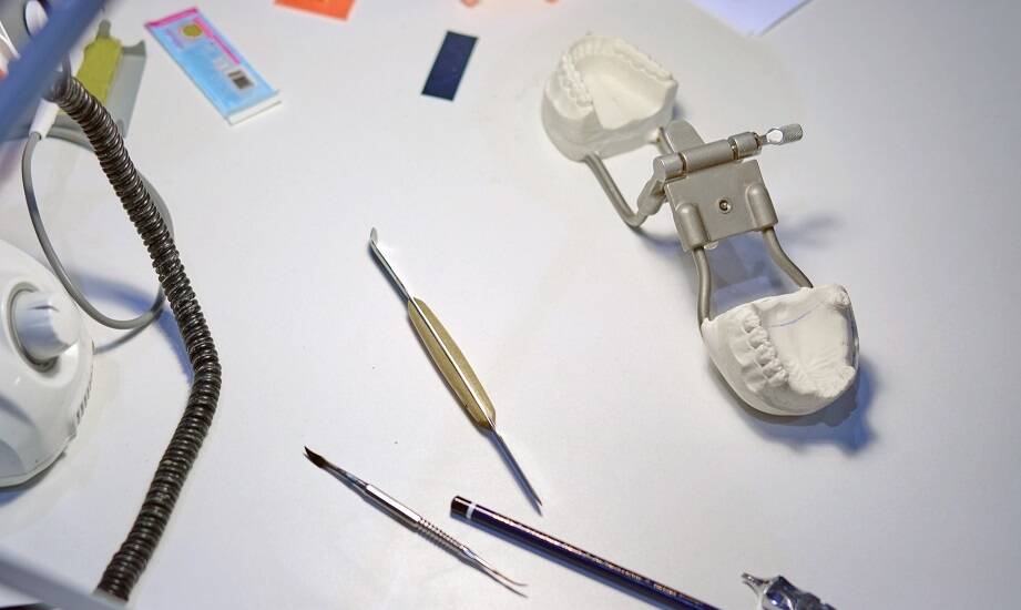 Jakie są korzyści z zastosowania materiałów nowoczesnych w chirurgii stomatologicznej?