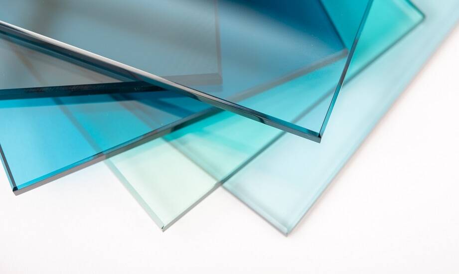 Dlaczego warto inwestować w profesjonalne usługi w hartowni szkła?