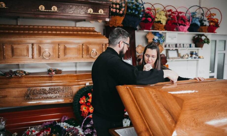 Jak zakład pogrzebowy w Kaszowie pomaga w organizacji kremacji?