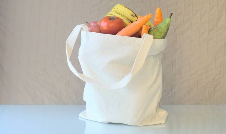 Reklamowa torba w kampaniach promocyjnych – co warto wiedzieć?